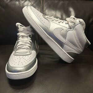 Nike womens court vision mid